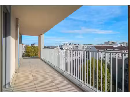 lyon 7 - appartement de 80 8 m² - 3 chamnbres - 1 terrasse - ga