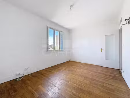 villeurbanne metro cusset t3 66m² en etage 189000€