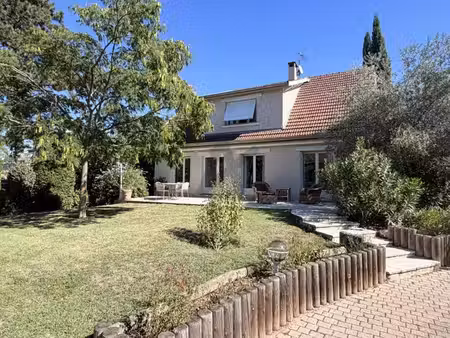 maison familiale 162 m2 - 7 pièces plus sous-sol - terrain a