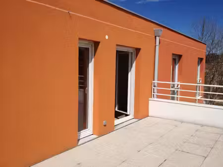f4 - 14 rue des tuileries 69009 lyon