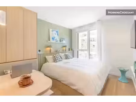 location meublée appartement 1 pièce 18 m² à suresnes (92150)  1 289 €