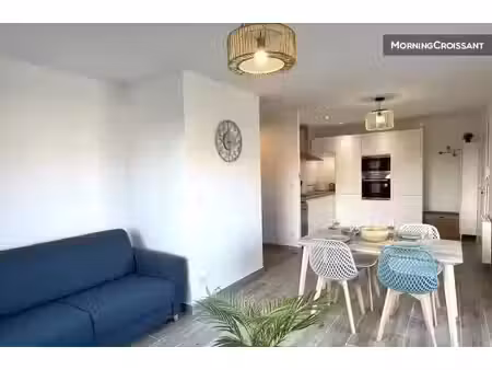 location meublée appartement 3 pièces 60 m² à saint-genis-laval (69230)  1 800 €