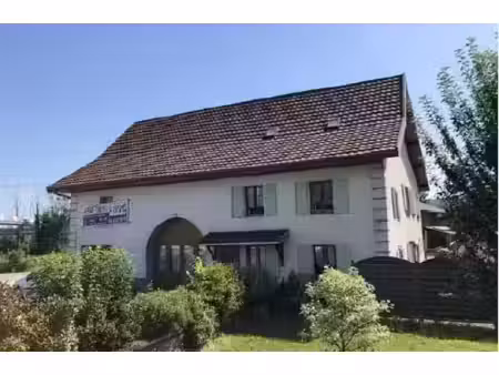 location meublée appartement 5 pièces 99 m² à trévenans (90400)  1 570 €