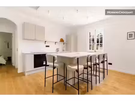 location meublée appartement 4 pièces 76 m² à aix-en-provence (13090)  2 600 €