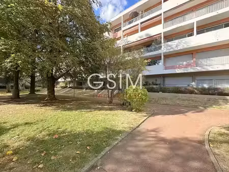 location meublée appartement 5 pièces 111 m² à garches (92380)  2 950 €