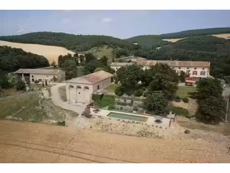vente demeure d'exception à carcassonne (11000) : à vendre / 827m² carcassonne