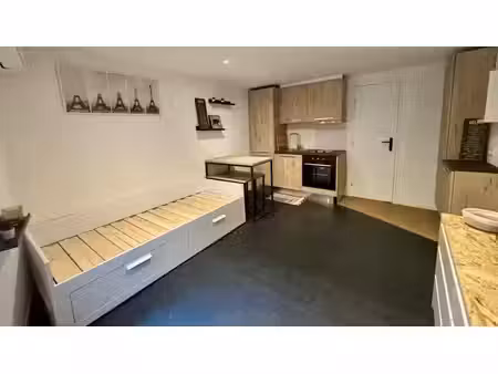 location meublée appartement 1 pièce 20.14 m² à aubagne (13400)  650 €