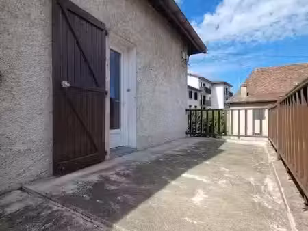 location appartement 3 pièces 75 m² à orthez (64300)  570 €
