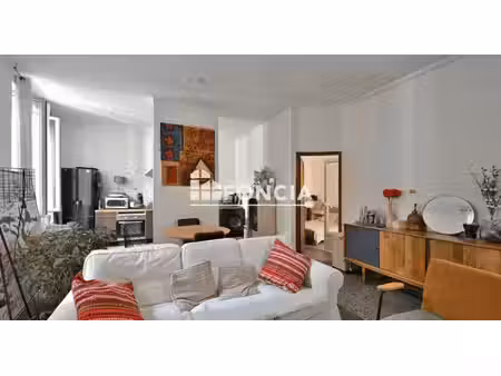 centre historique  appartement t2 rénové de 47m2 avec une grande terrasse