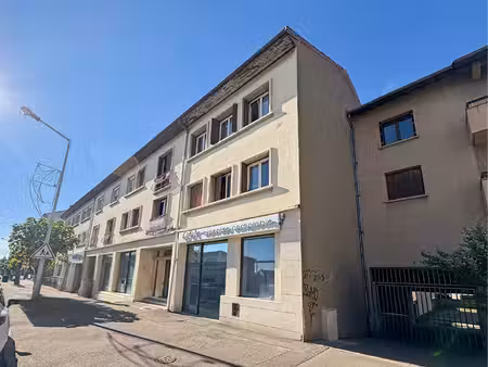 à vendre bel appartement roussillon de 111 39 m²  3 chambres  faibles charges