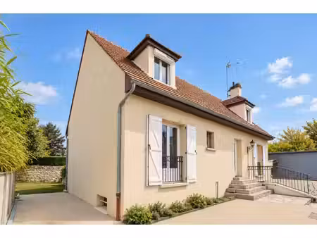 pavillon familial avec piscine hyper centre gouvieux