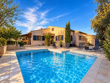 poulx magnifique maison 5 pièces de 150 m2 avec piscine chau