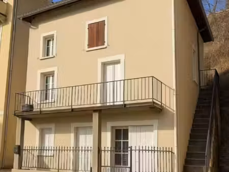 maison de ville d'environ 86 m² t3