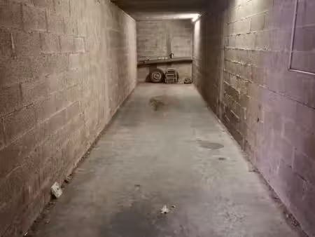 garage/box 25 m² marseille