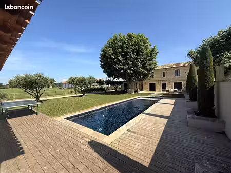 mas 7 pièces 187 m²