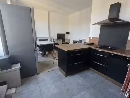 t4 - lumineux 83m2 - cuisine équipée  climatisation réversible  cave et parking - loire-su