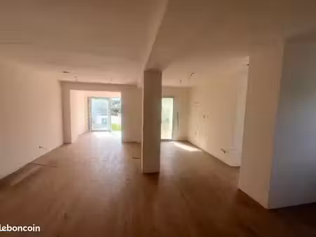 duplex spacieux refait entièrement à neuf