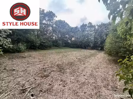 terrain allauch 600m²