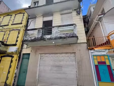 a vendre : bel immeuble a renover centre-ville fdf (97200)