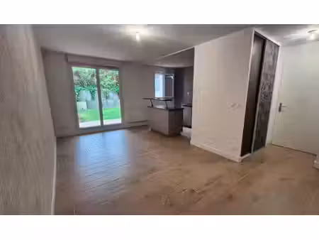 appartement t2 creon - 42 m2 - 750 euros ttc