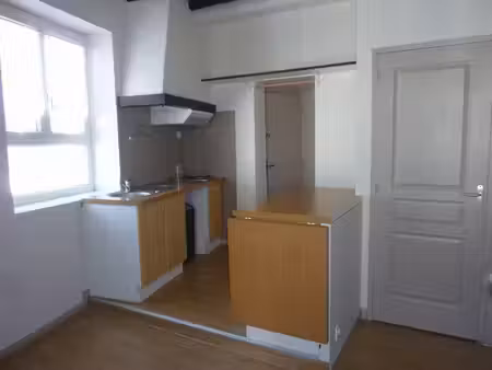 rue saint côme - hypercentre - rénové - libre le 06/11/26