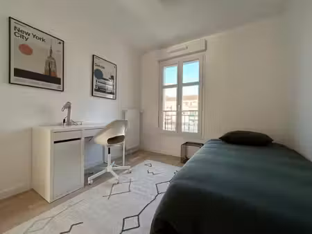 t3 de 65m² avec balcons + parking ( non meublé)