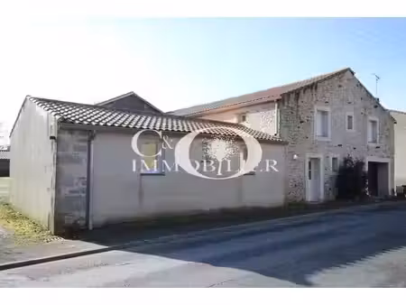 maison 2 chambres rénovée avec terrasse et grand garage