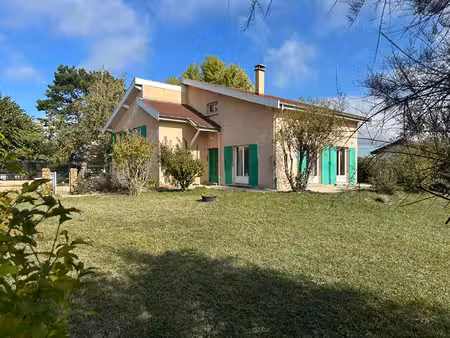 villa à meyrie 116 m²  3 chambres  possible 4.