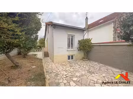villeneuve-le-roi / pavillon 3 pièces de 65 m² avec dépendance  ateliers et grand jardin