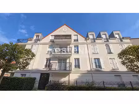 appartement 3 pièces à vendre à torcy - centre ville - dernier étage 
