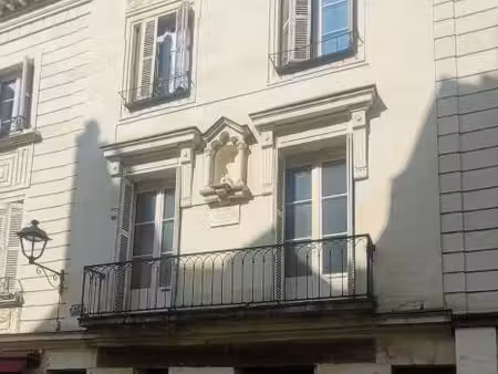 appartement t2 - 42 m² au 3ème et dernier étage - quartier cathedrale-colbert - 37000 tour