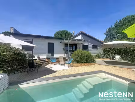a vendre maison à auch 114m2de plain pied 3 chambres   2 salle de bains avec piscine  terr