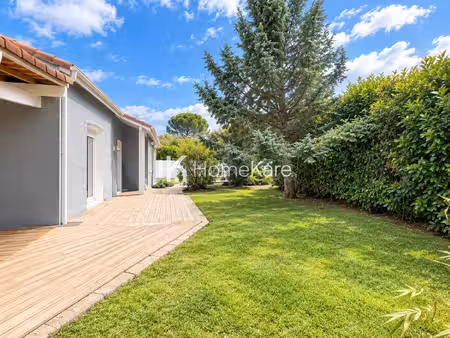 spacieuse maison familiale avec piscine