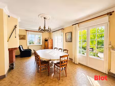 a vendre maison de 216 m² avec 5 chambres  sous-sol et garage à saint-malo la guimauv