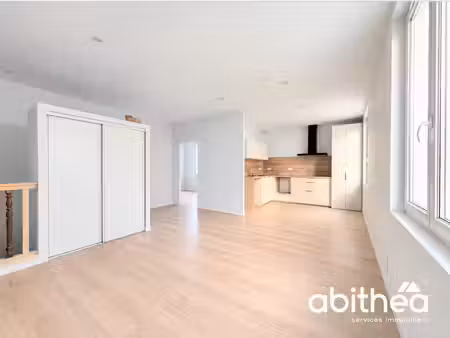 appartement t3 de 54 m2 rénové à neuf  en location non meubl