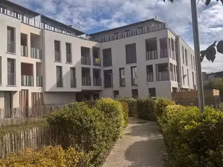 appartement 2 pièces avec loggia et parking – villenave-d’ornon