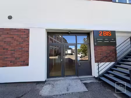 vaise ? bureaux de 275 m² en rez-de-chaussée avec 3 parkings privatifs