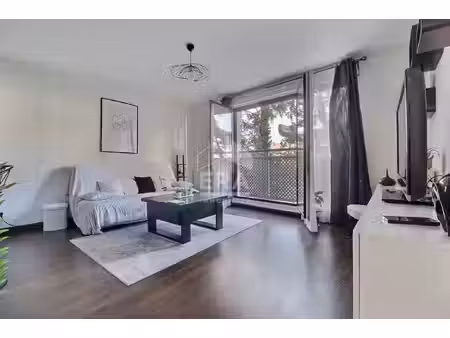 à vendre ? grand 2 pièces de 47 m² en plein centre-ville d'aubervilliers