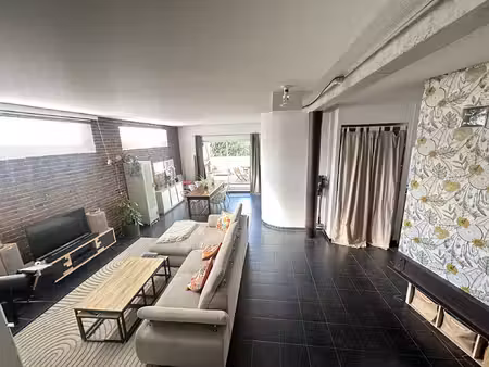 coup de coeur avec terrasse et 2 parkings proche gare