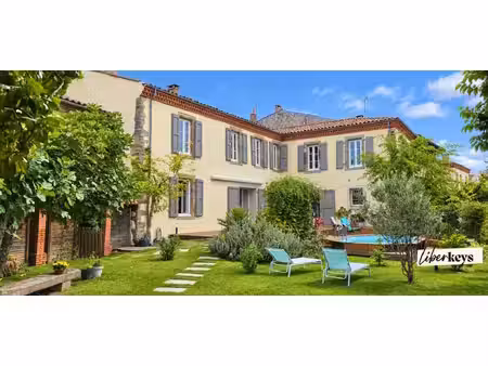 maison de caractère 300 m² – 7 chambres – piscine – grange et dépendances – le fraysse (81