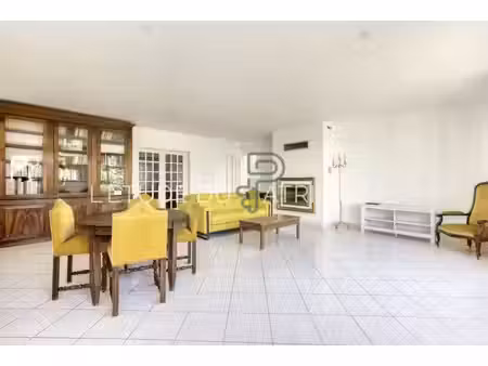 maison 6 pièces de 173 m2 avec jardin - le petit robinson