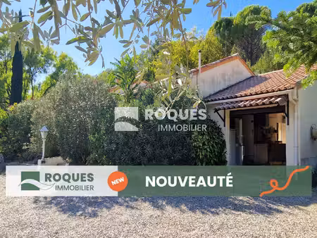 a vendre  proche lodève  villa indépendante plus piscine  92