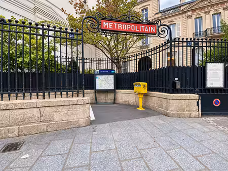2 pièces au calme en étage élevé rue saint georges