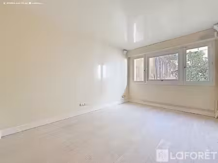paris 10e ? faubourg poissonnière ? studio de 25 36 m² ? calme absolu ? vue verdoyante