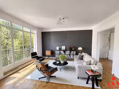 3/4 pièces traversant avec balcon et parking