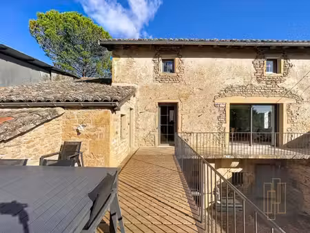 exclusivite- cogny : maison en pierres dorées avec vue -