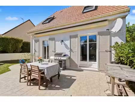 ecquevilly : maison de 82 m²  3 chambres  terrain de 408 m²