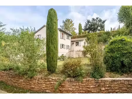 maison de charme rénovée avec piscine à ecully