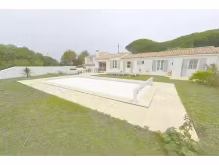 maison - 140m ²