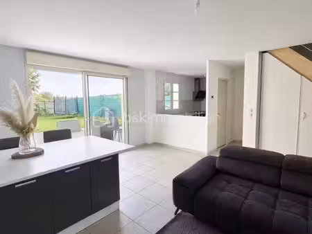 une maison récente avec quatre chambres  à découvrir !